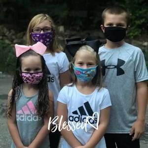 Meet your Posher, Lora